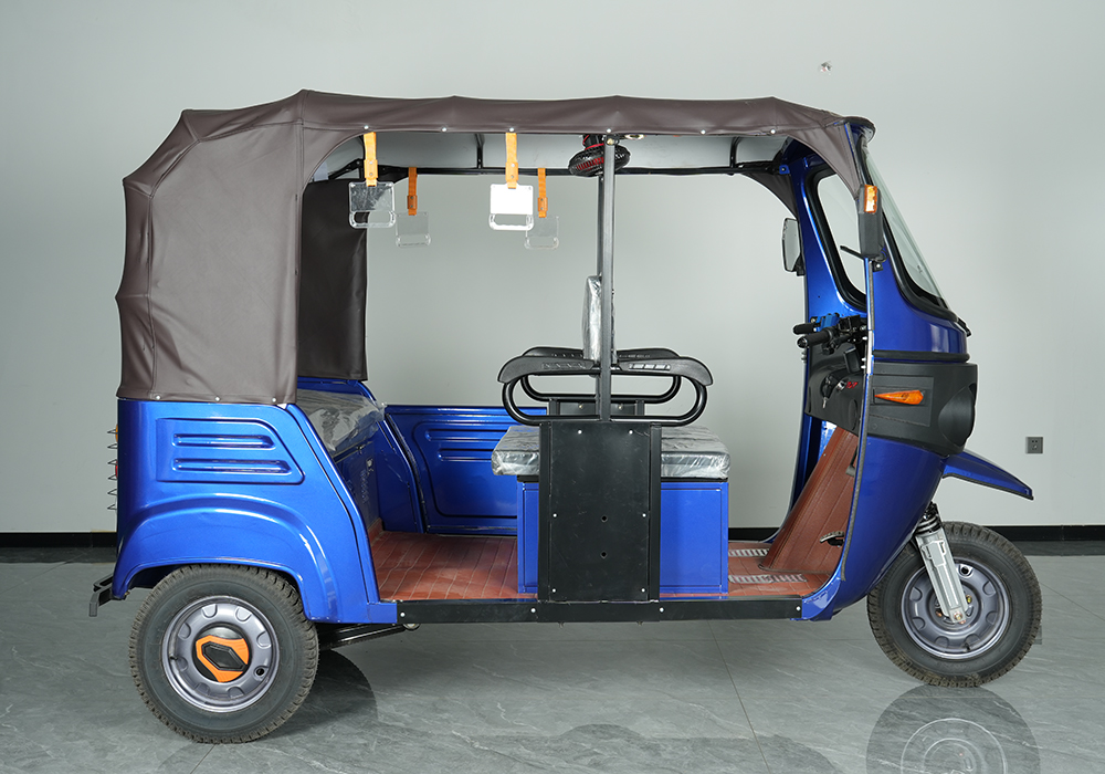 Side view photo of 4-passenger auto rickshaw